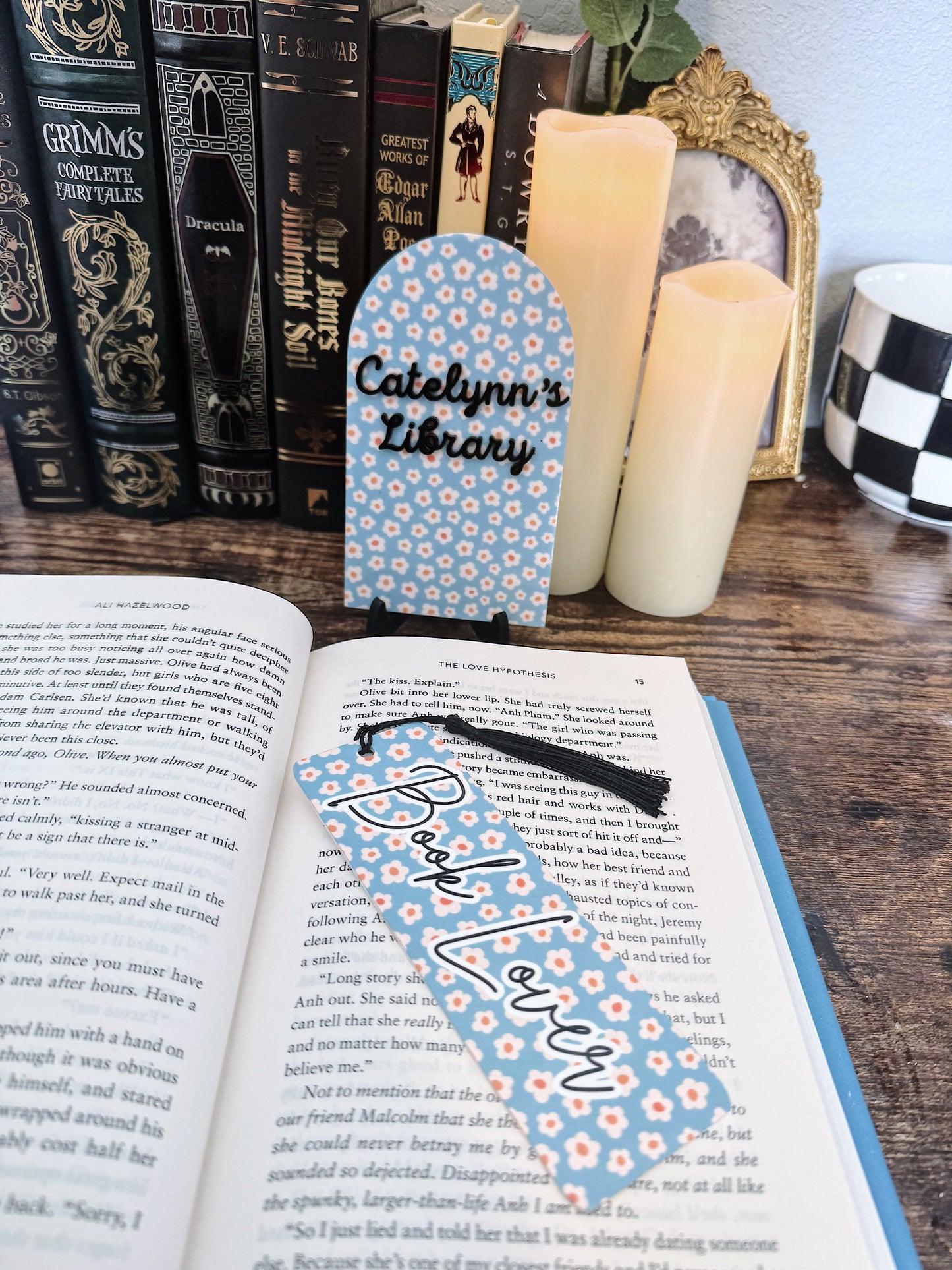 Blue Daisy Themed Acrylic Bookmark - Customizable
